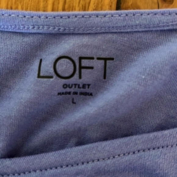 “LOFT” PERIWINKLE TOP SIZE L - Picture 3 of 5